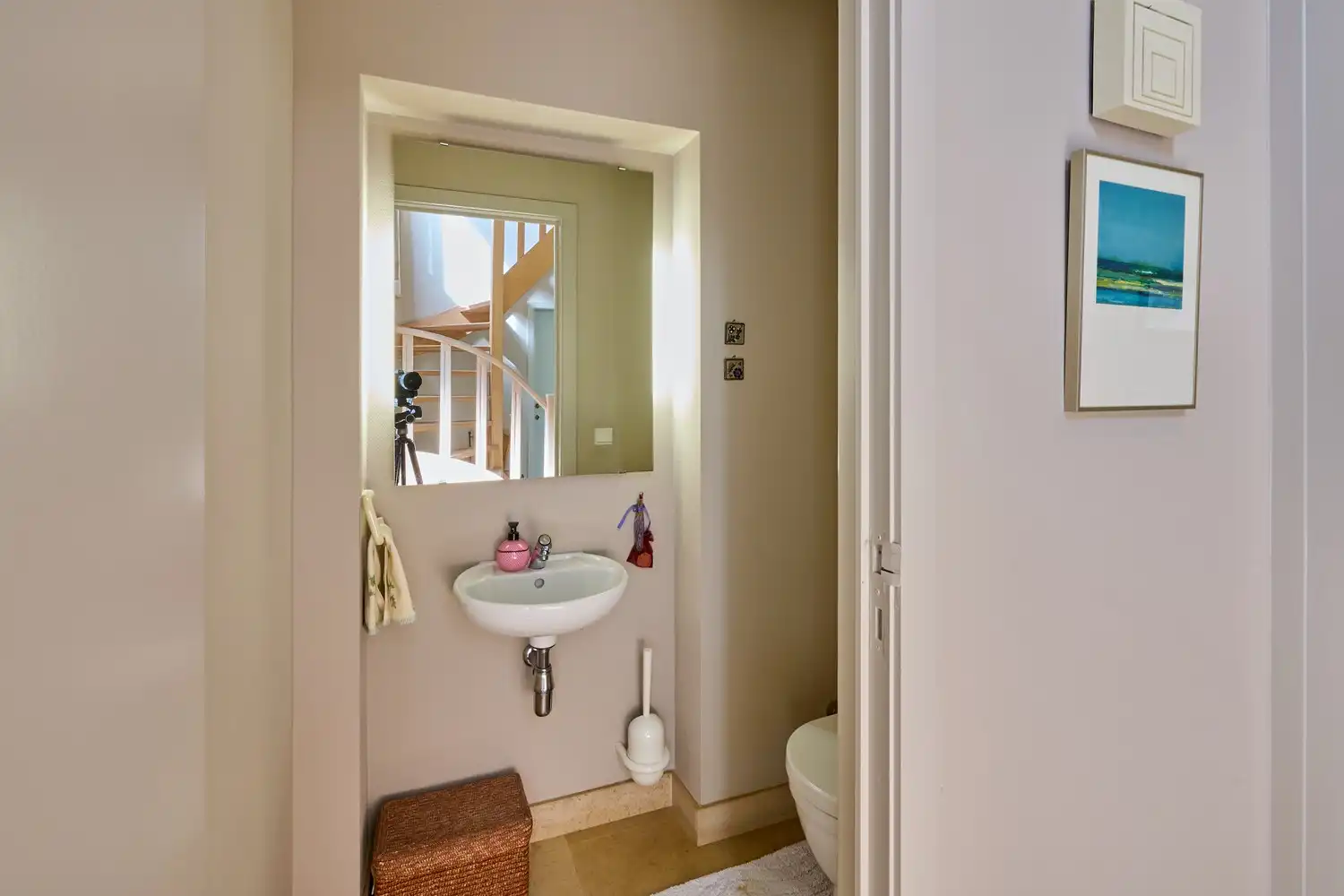 Karaktervolle woning met praktijkruimte,  4 slaapkamers en zuidgerichte tuin foto 11