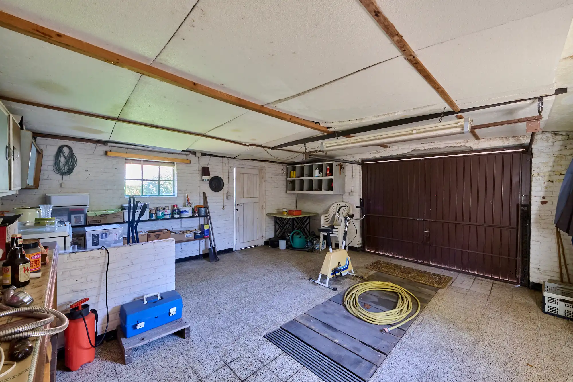 Rustig gelegen te renoveren woning op perceel van 10a50ca foto 16