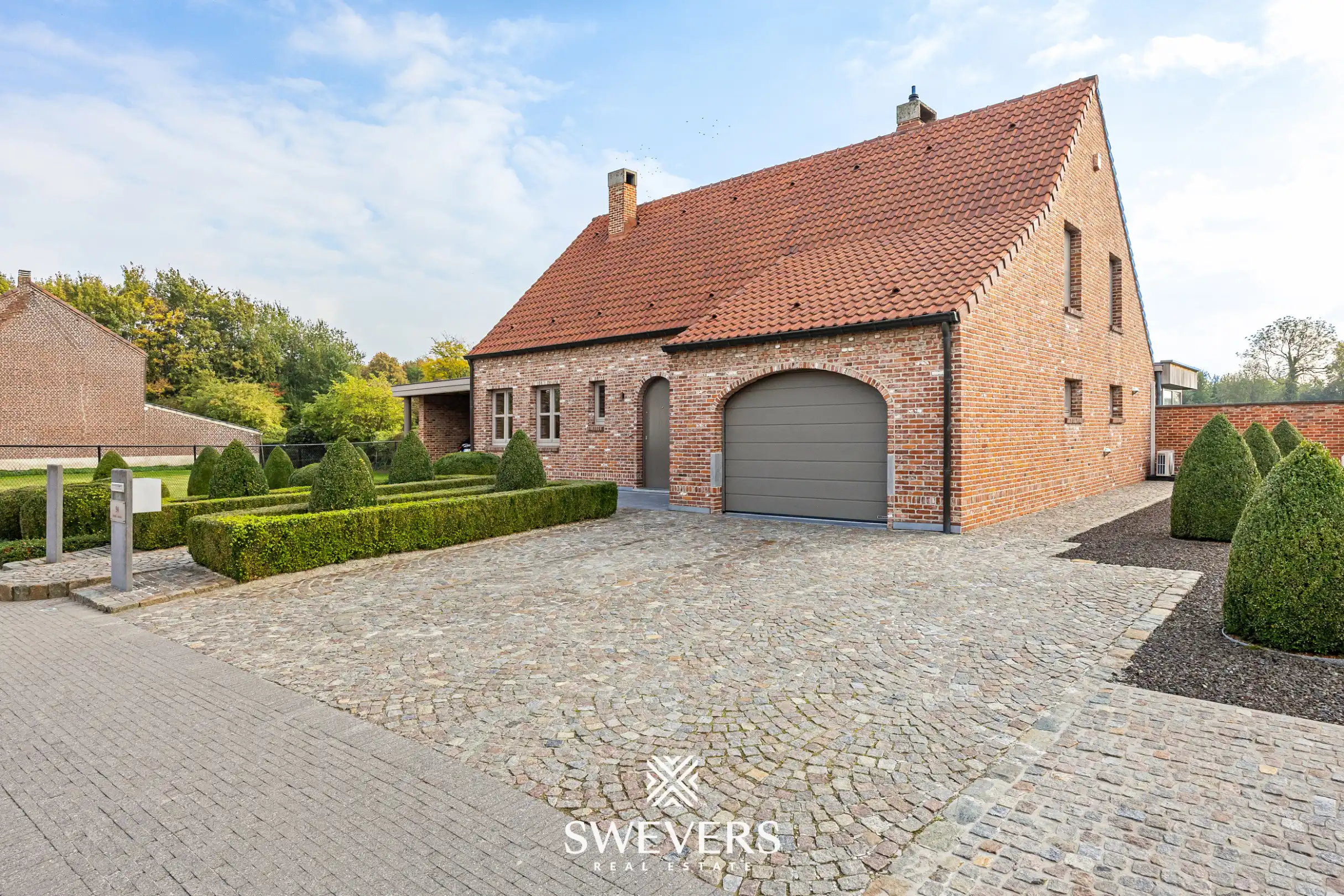 Sfeervolle open bebouwing met royale tuin en veel privacy foto 40