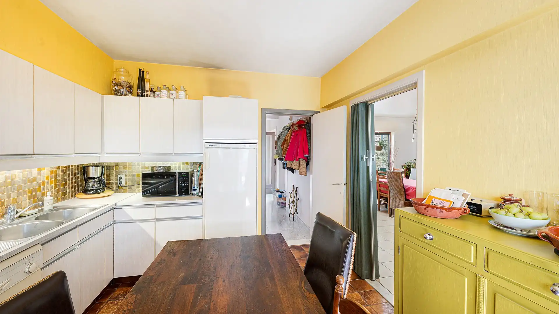 Grote woning met veel potentieel te Heist foto 12