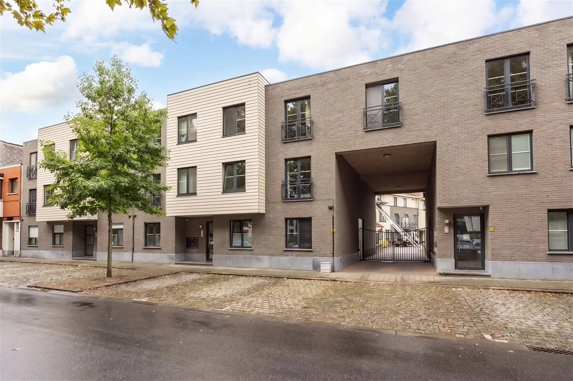 Instapklaar app. met  2 slaapkamers, 2 badkamers en terras foto 31