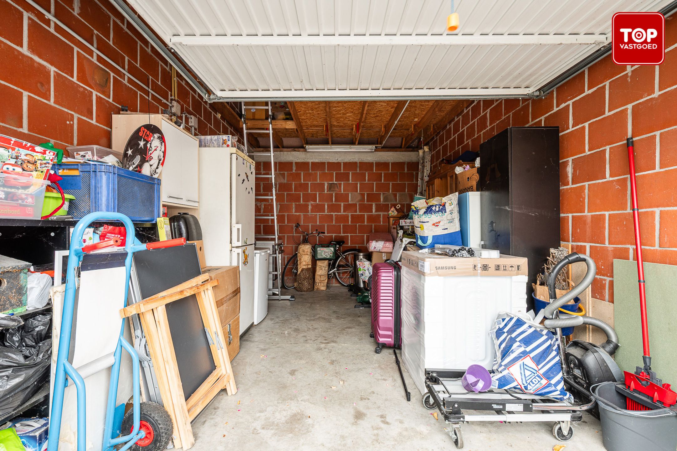 Ruime gezinswoning met 4 slaapkamers, garage en tuin nabij stadscentrum foto 27