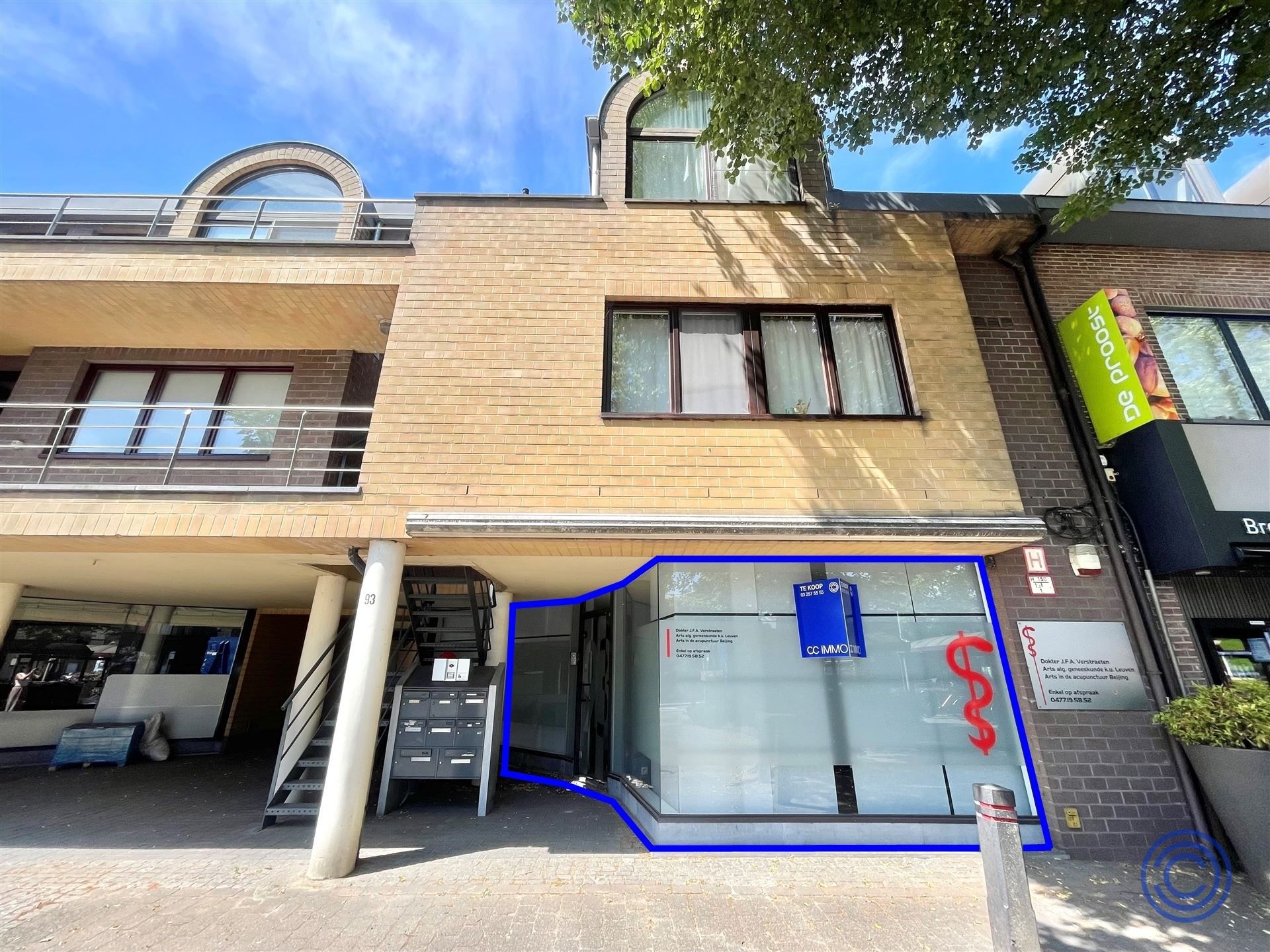 Handelspand/kantoor ca. 97m² in centrum Zoersel! foto 2