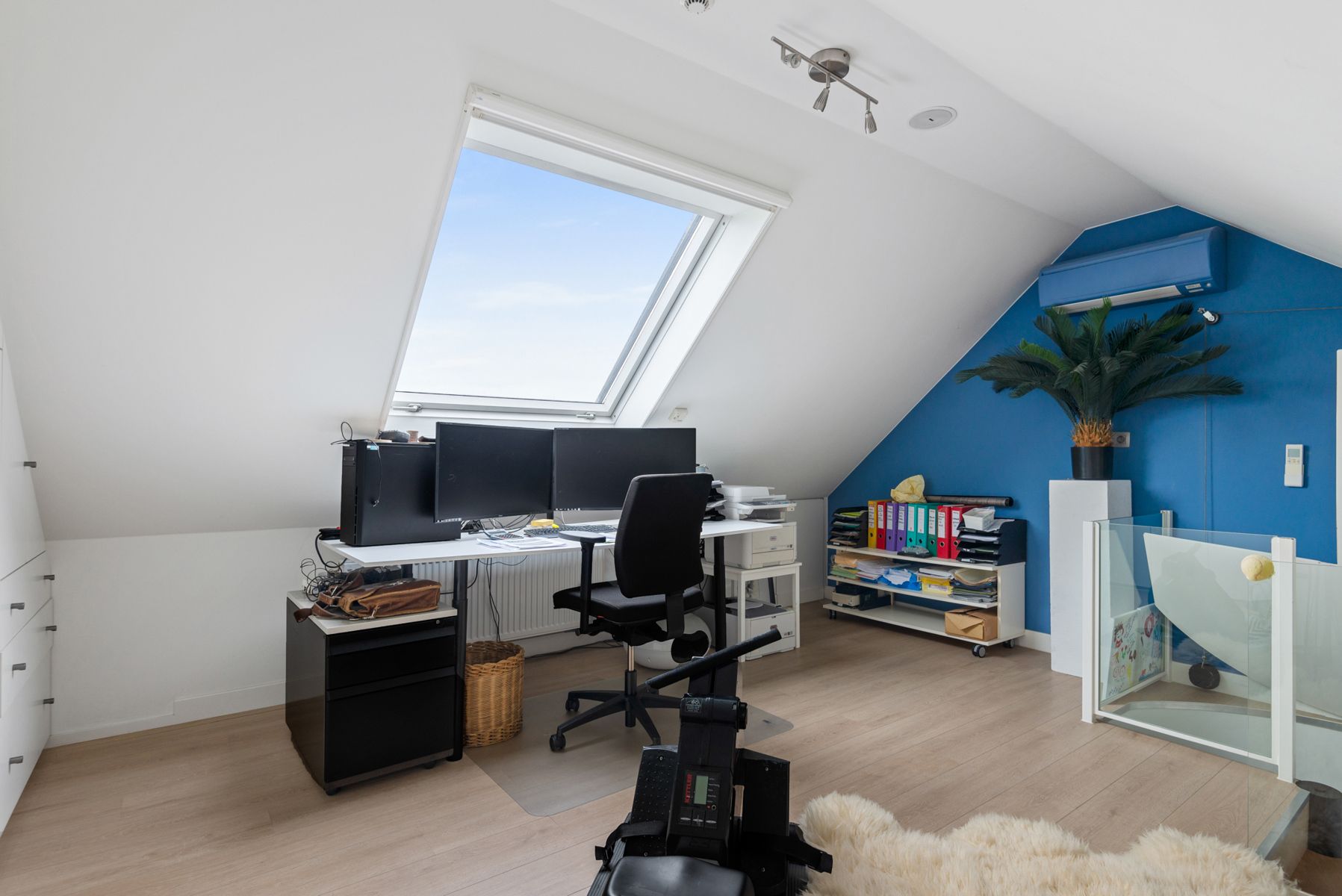 Degelijk gerenoveerde woning aan de Vesten te Lier. foto 19