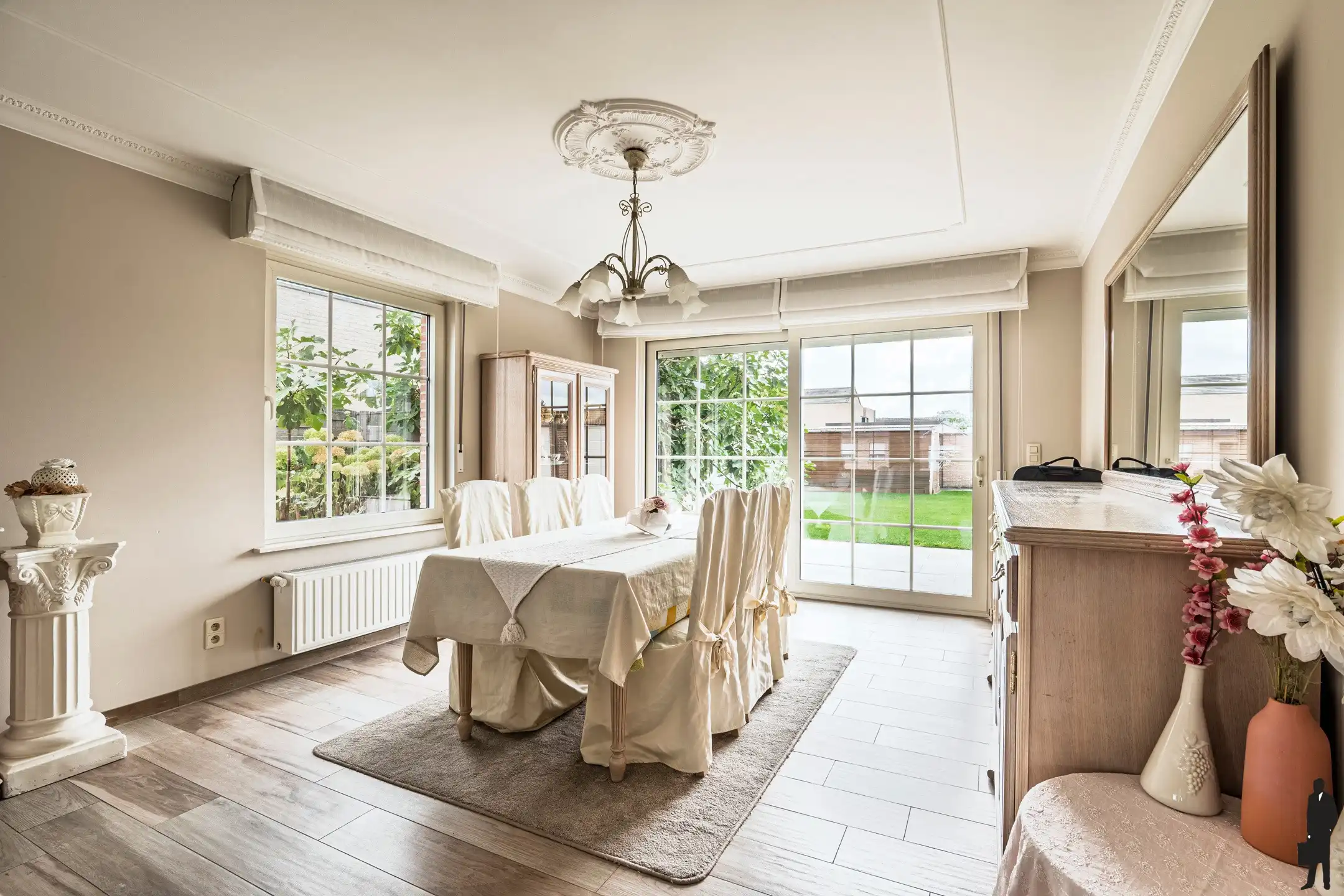 Recente villa met 6 slpks. te Lommel nabij Nederlandse grens foto 7