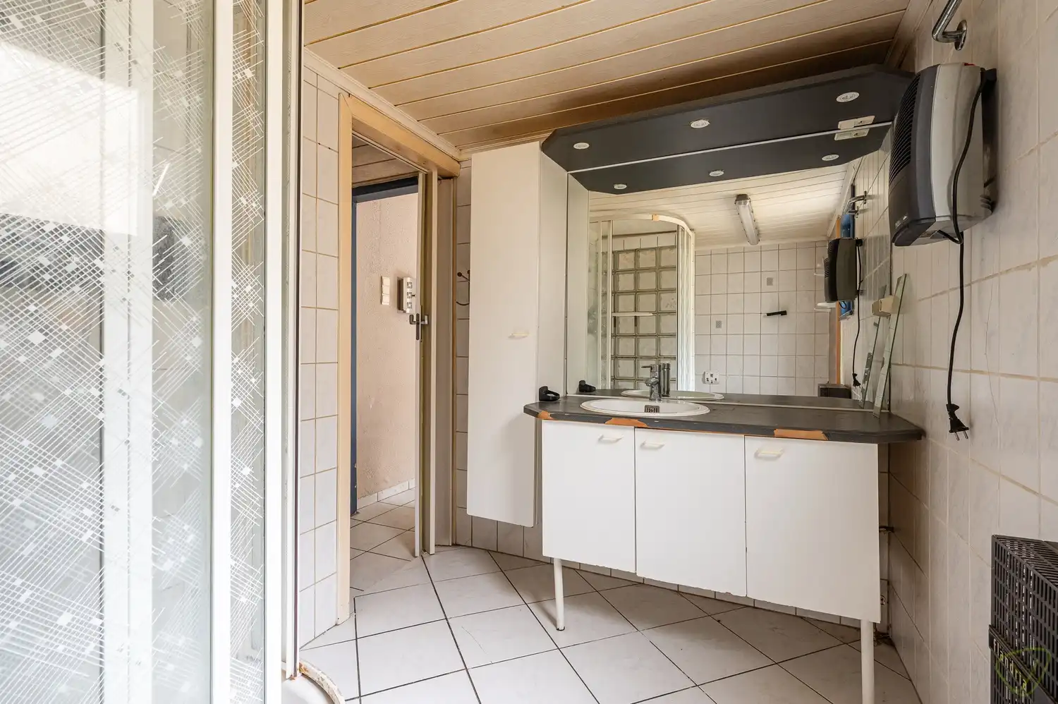 Ruime woning met potentieel en gunstige ligging te Eeklo foto 14