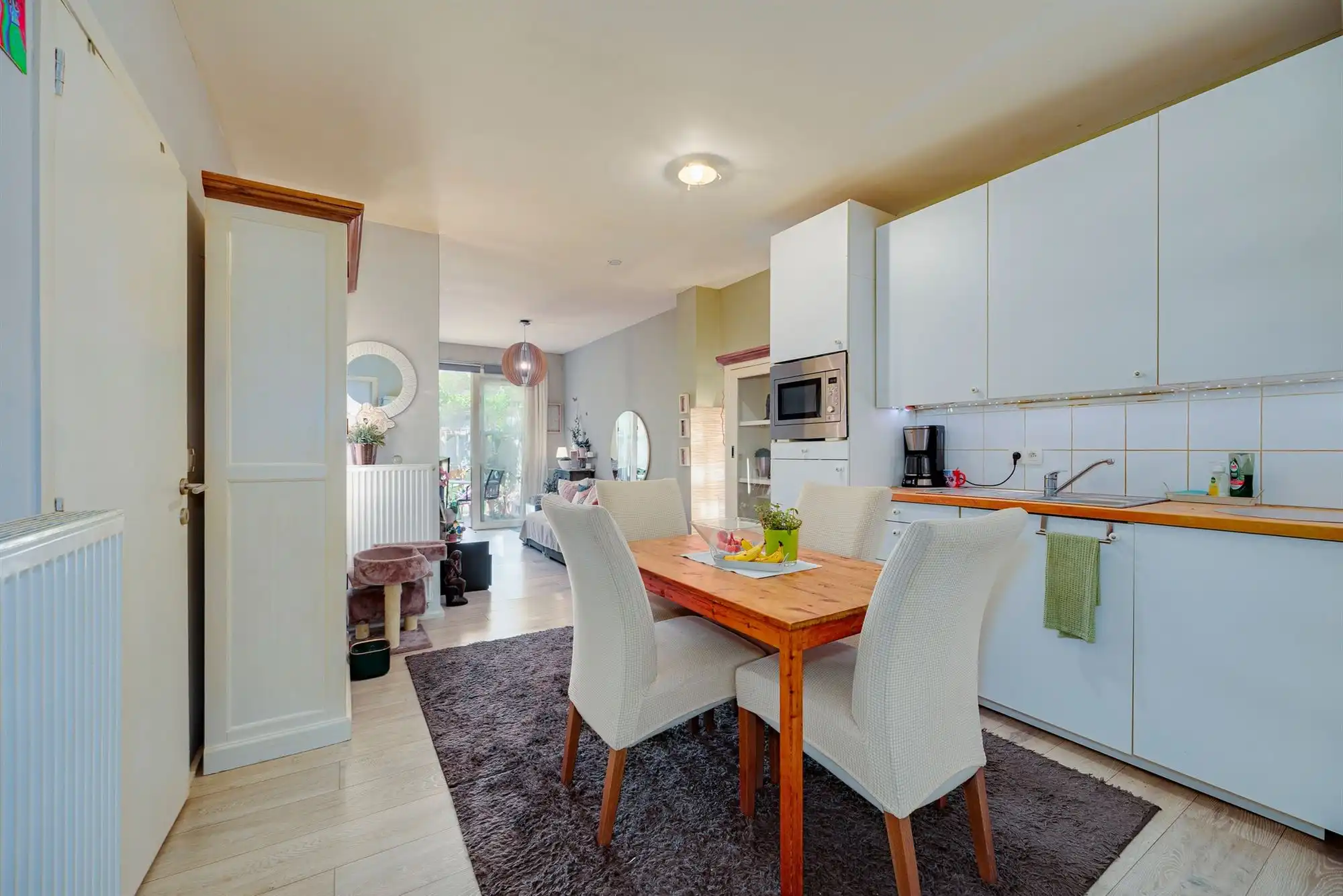 Woning opgedeeld in 2 instaplklare appartementen foto 2