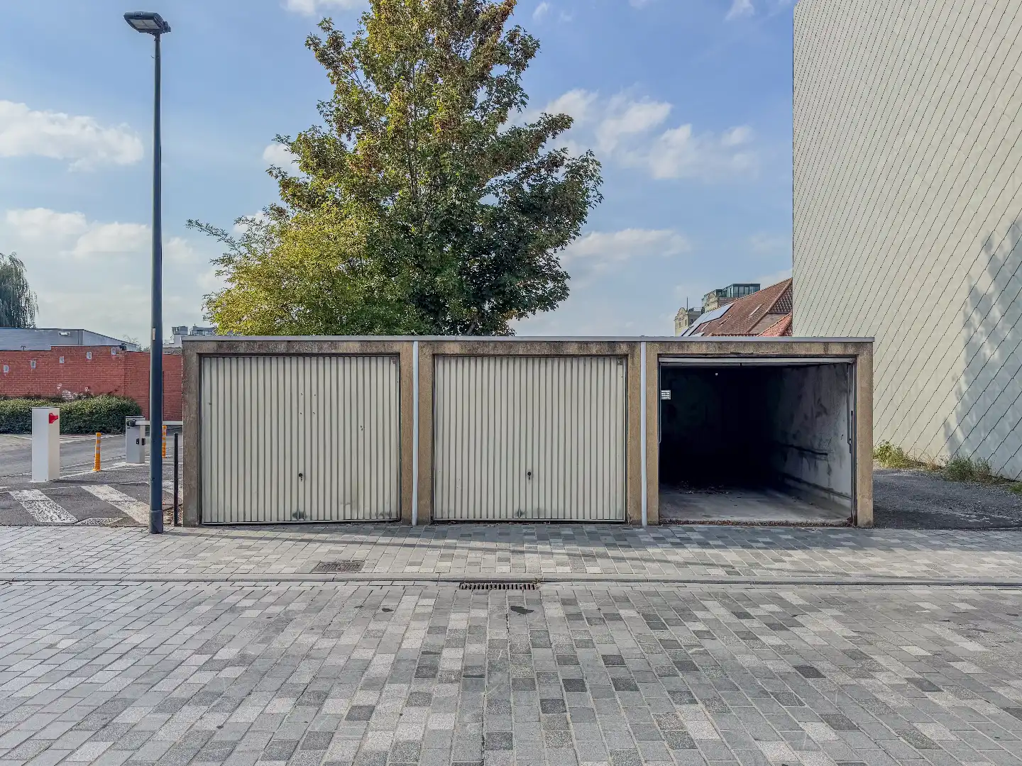 Garage in het centrum van Diksmuide foto 2