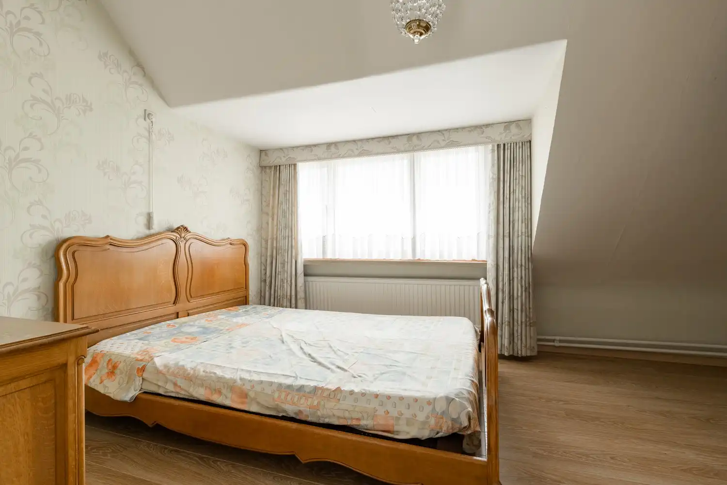 Charmante op te frissen woning van 187 m² op een toplocatie in Pelt! foto 27