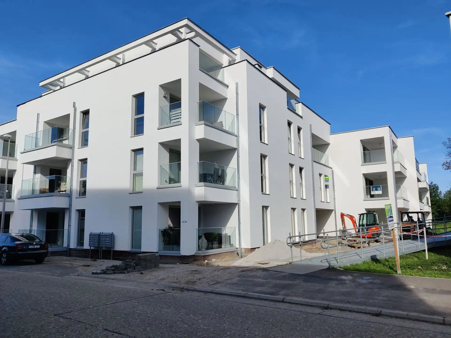 Gelijkvloers appartement foto {{pictureIndex}}