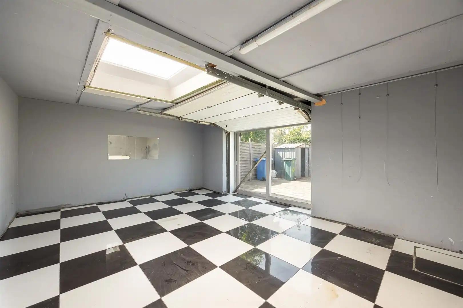 Op te frissen/te renoveren woning te Hoboken foto 14