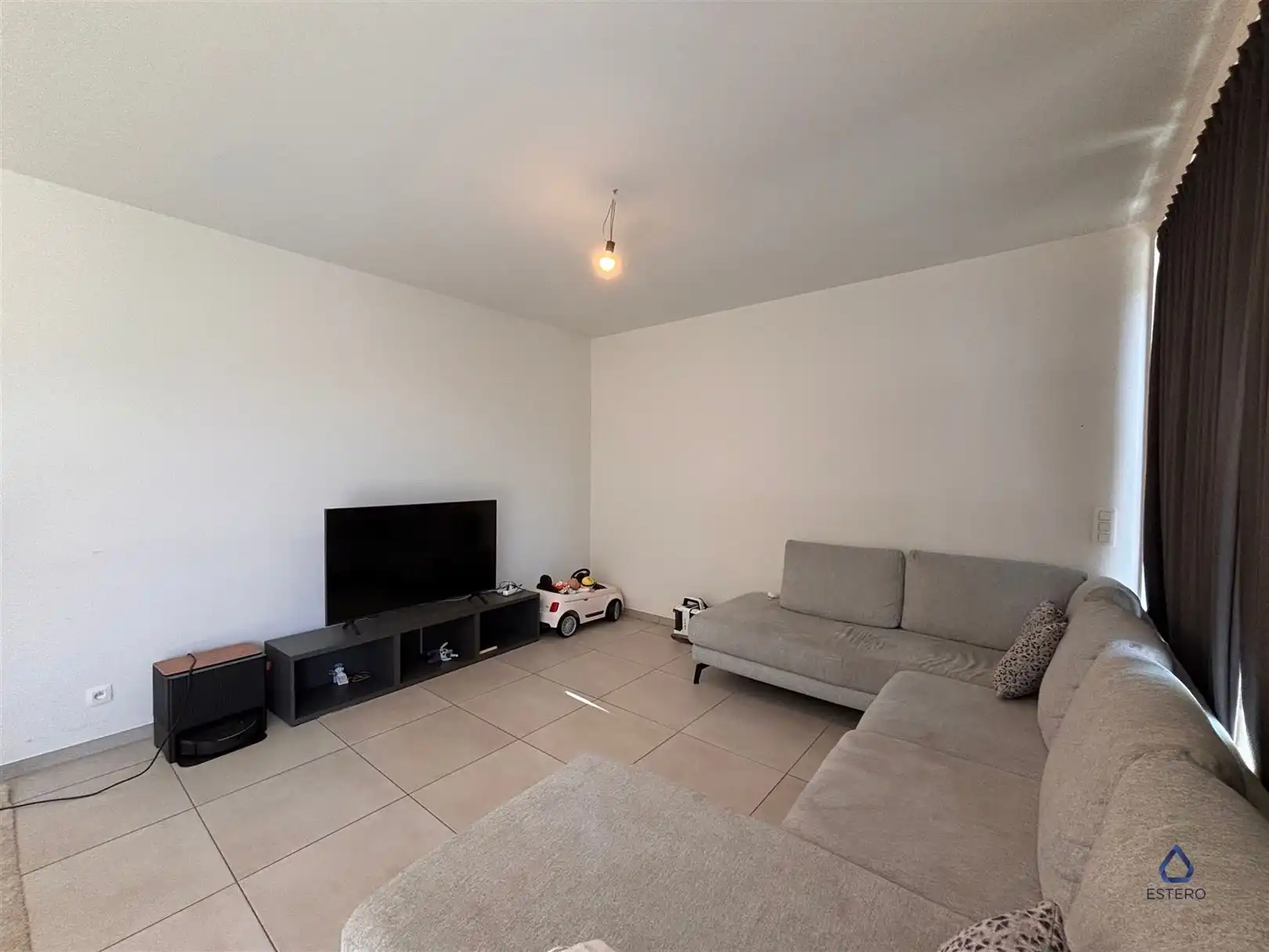 Modern 2-slaapkamerappartement met terras en zicht op groen foto 2