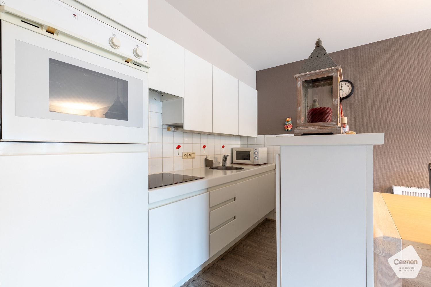 Uitzonderlijk breed appartement, middenin de winkelstraat te Nieuwpoort-Bad foto 8