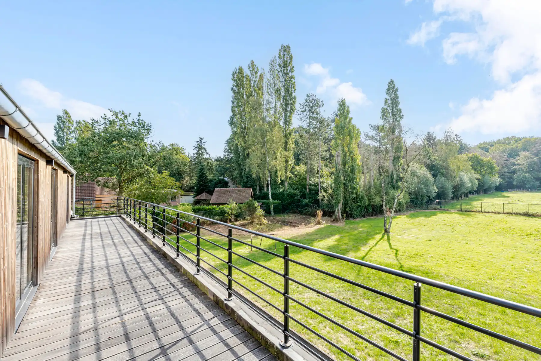 Gerenoveerde villa in een groene omgeving nabij alle invalswegen foto 20
