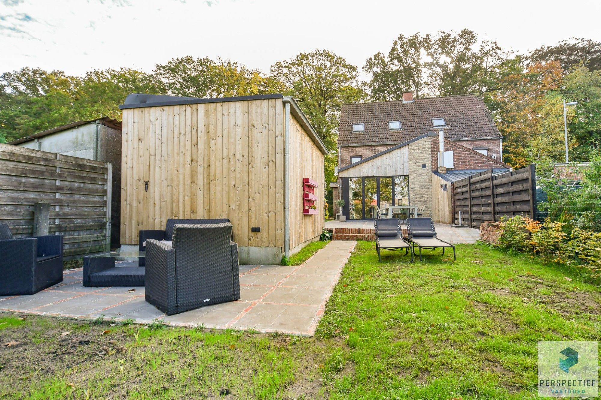 Uiterst GOED gelegen VERNIEUWDE woning met GROTE tuin foto 22