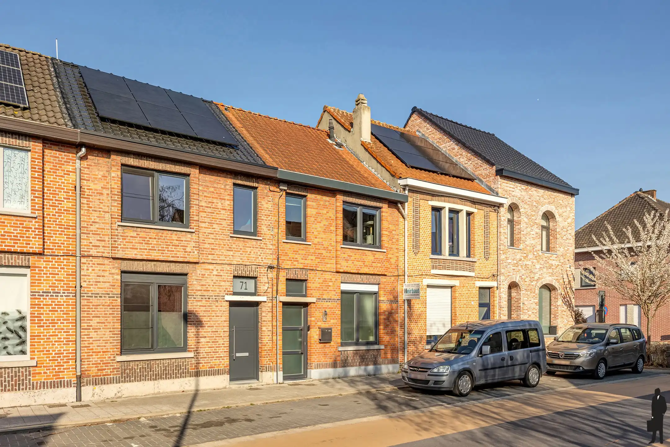 Instapklare woning met 3 slpk &  tuin met achteruitweg foto {{pictureIndex}}