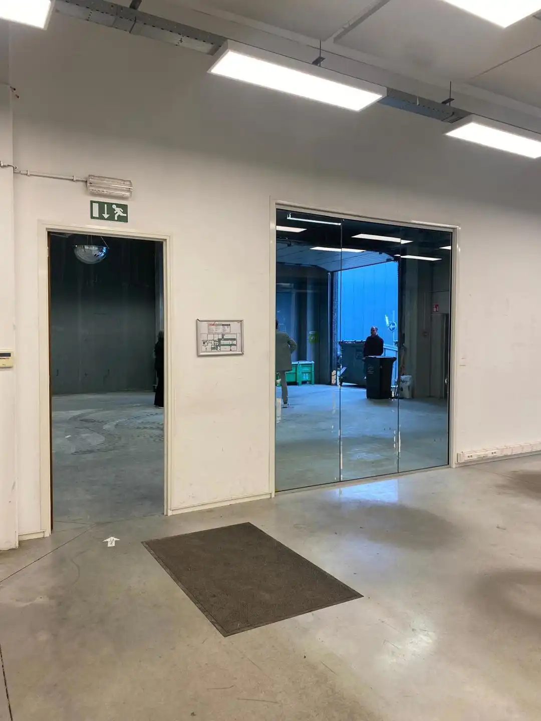 Kantoorruimte 310m² met aansluitend magazijn 216m²  in Burcht foto 35