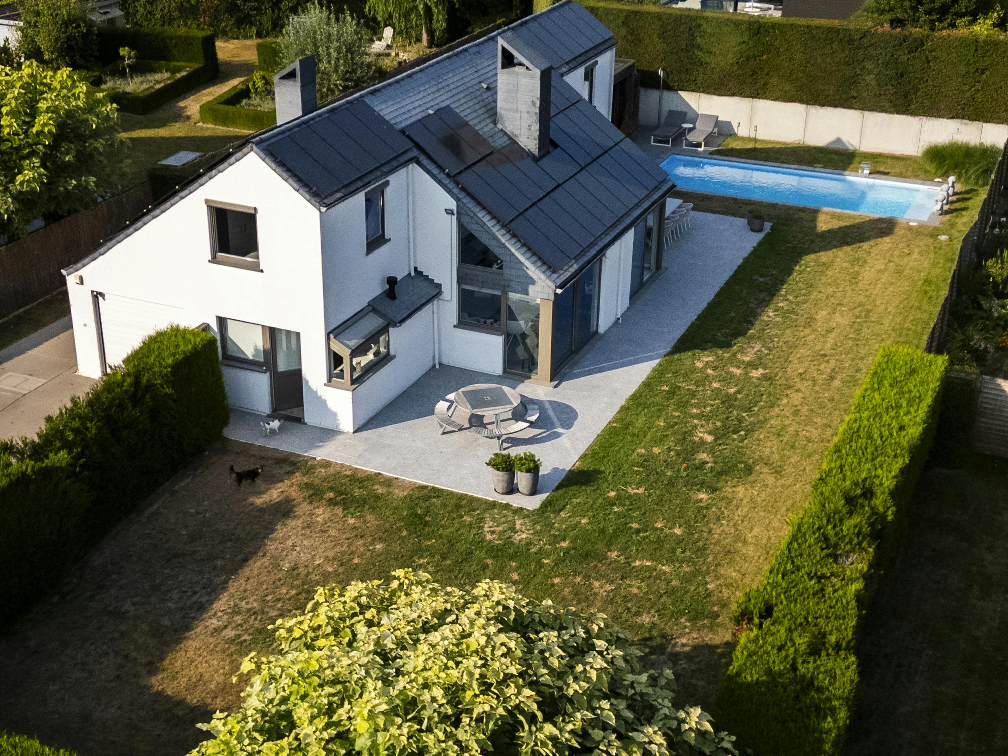Energiezuinige instapklare villa met zwembad en poolhouse foto 3