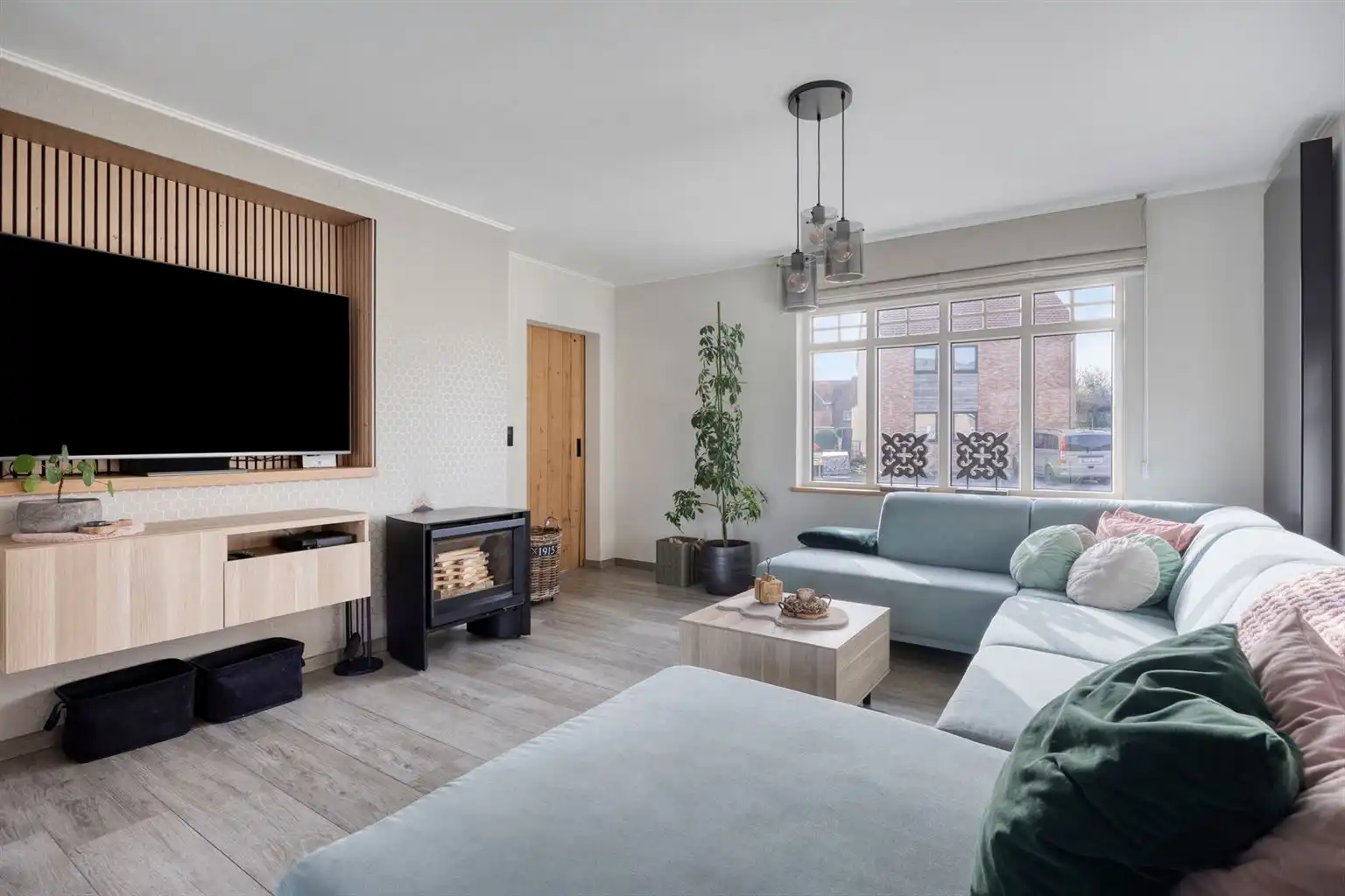 Vrijstaande woning met 3 slaapkamers, inpandige garage, omheinde tuin en zonnepanelen, zeer rustig gelegen in het landelijke Molenbeersel. foto 5