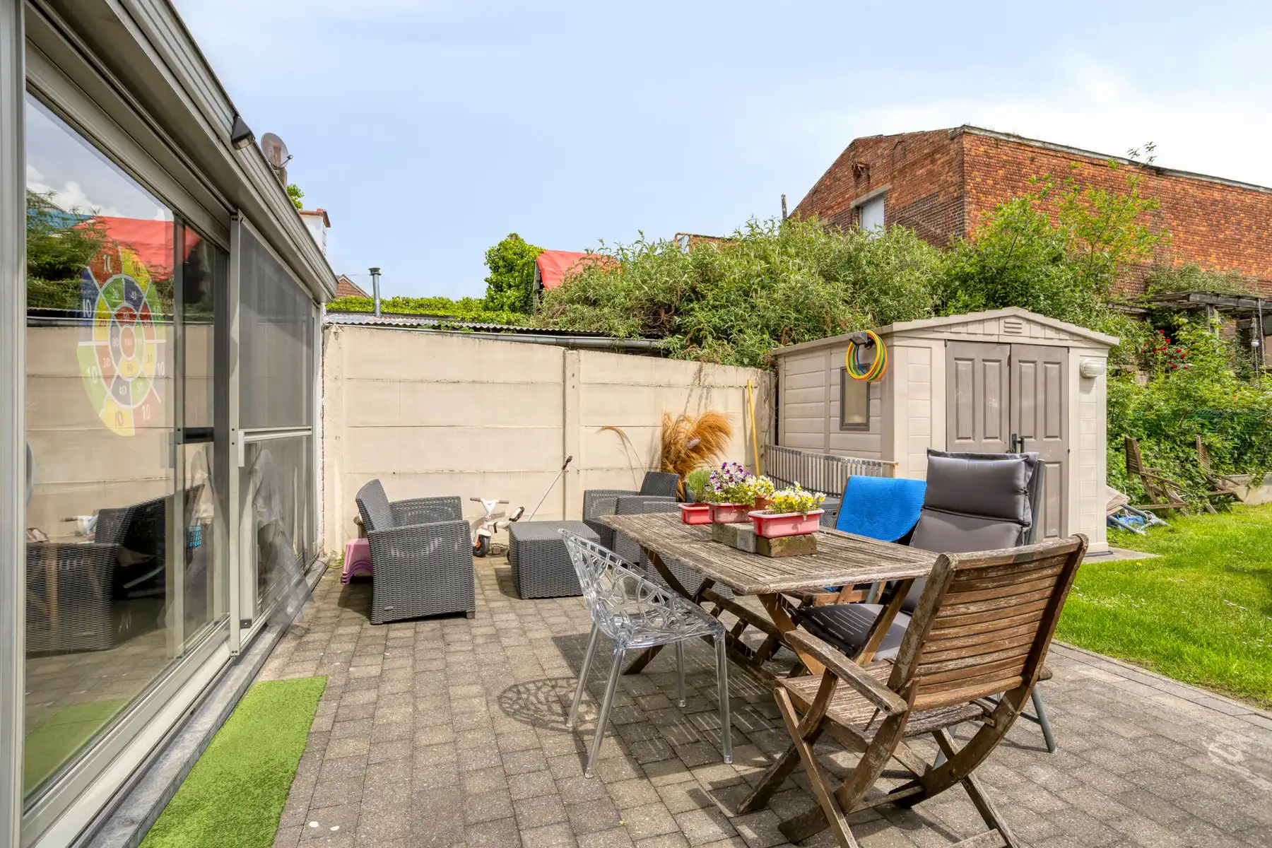 Goed gelegen woning met 3 slaapkamers, bureau en tuin foto 4