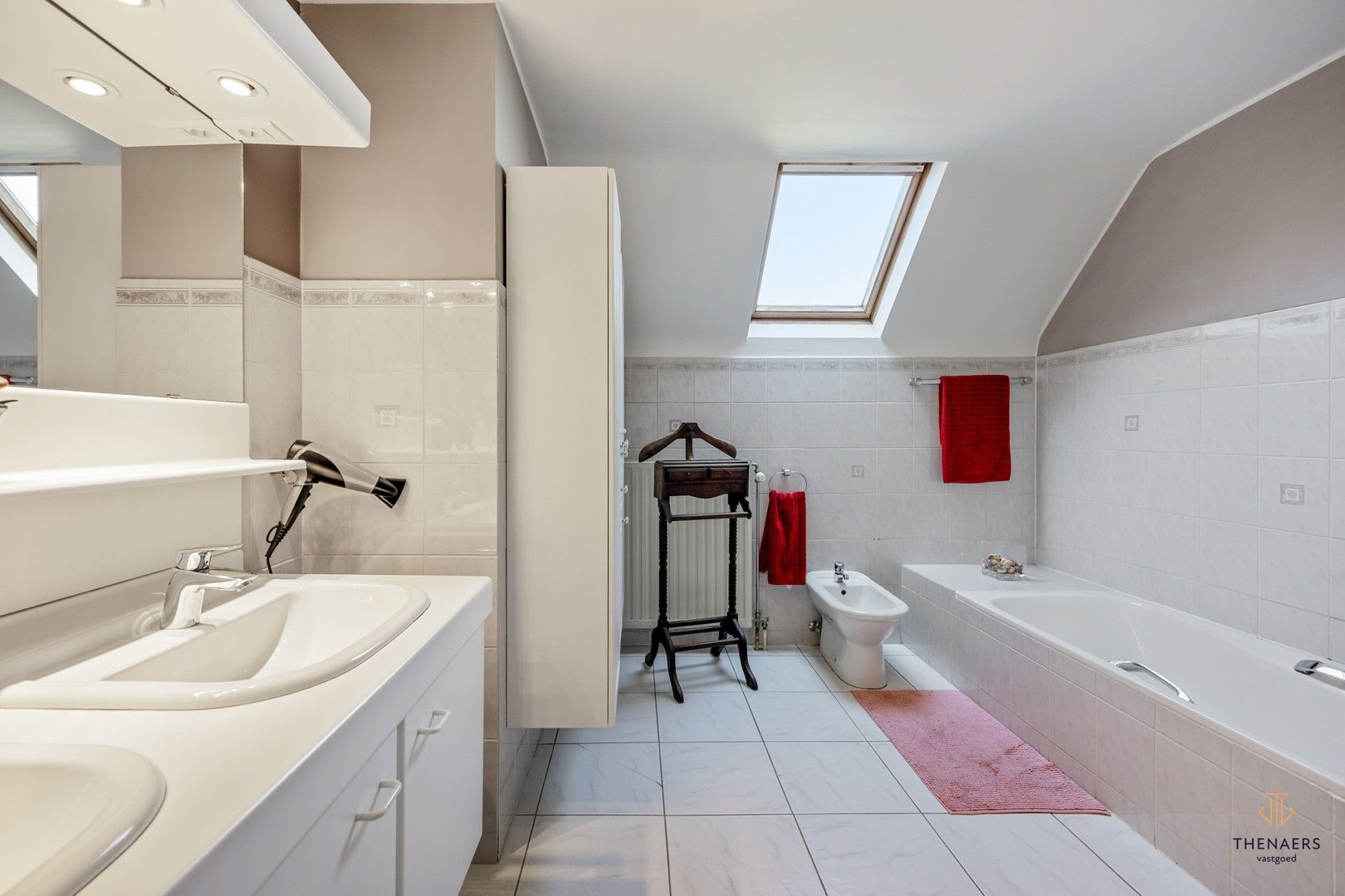 Ruimte, rust én de stad om de hoek – wonen in hartje Sint-Truiden! foto 18