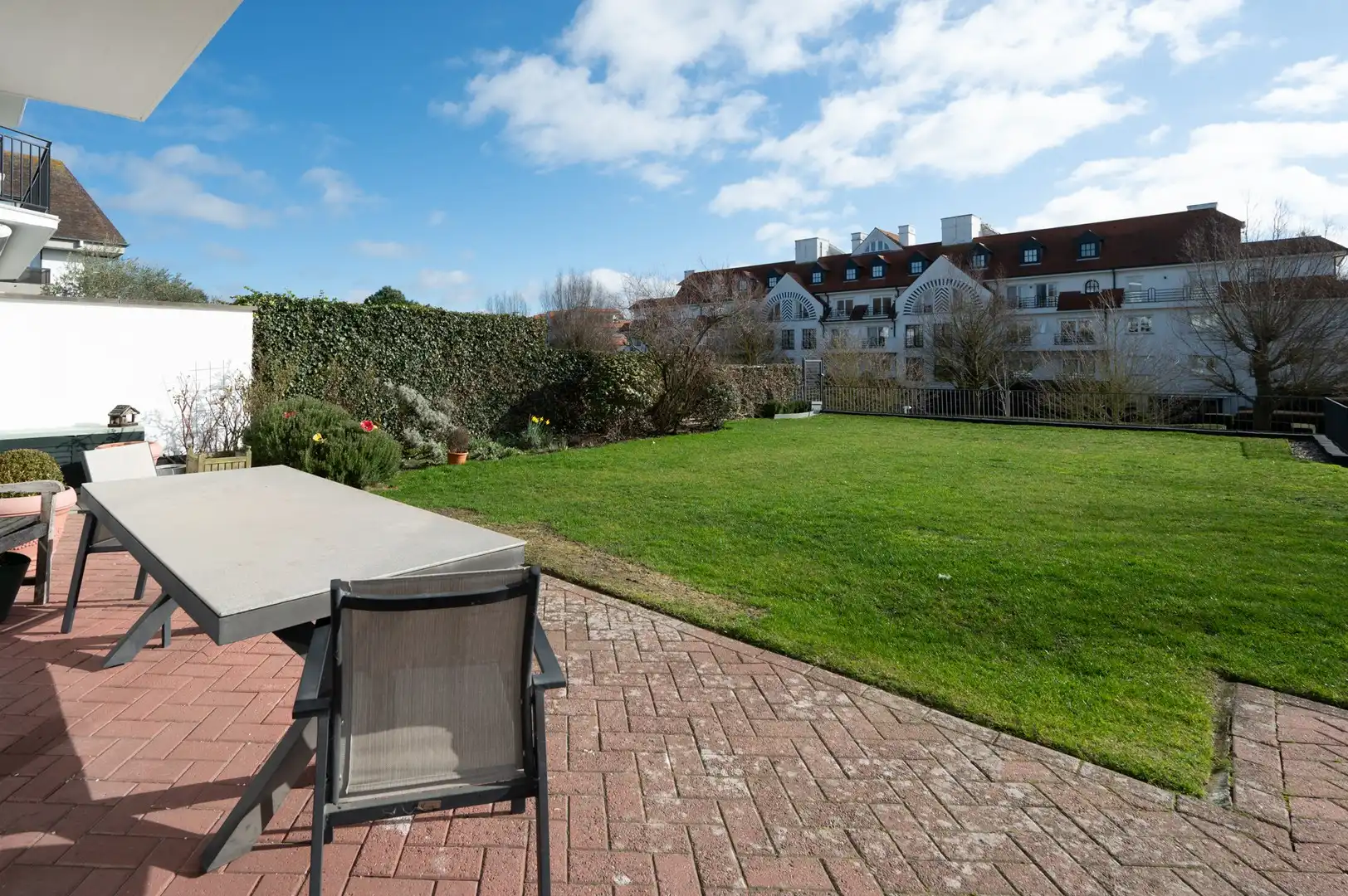 Exclusief hoekappartement in het Zoute ter hoogte van de Wandeldijk. foto 3