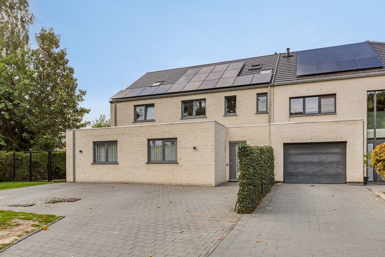 Recente en energiezuinige duplex in Lanaken foto {{pictureIndex}}