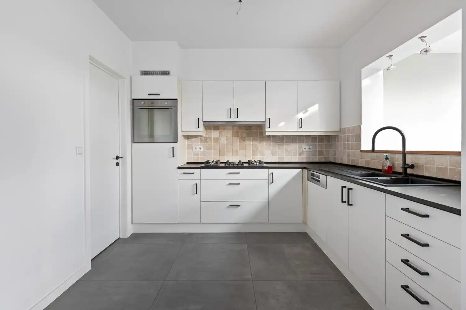 INSTAPKLARE WONING MET 3 SLK, TUIN EN GARAGE! foto 7