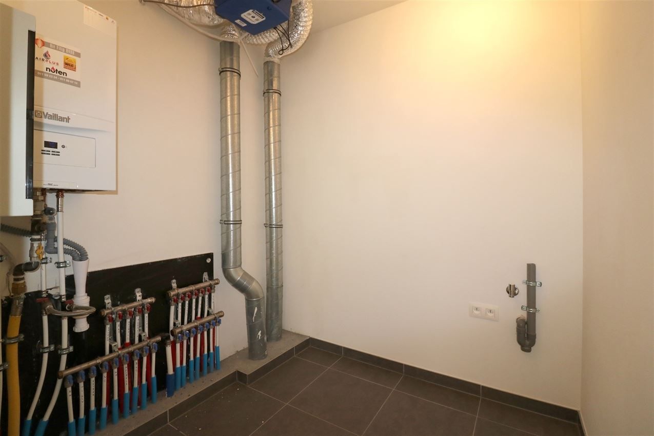 Appartement met 2 slpk., groot terras en autostaanplaats foto 22