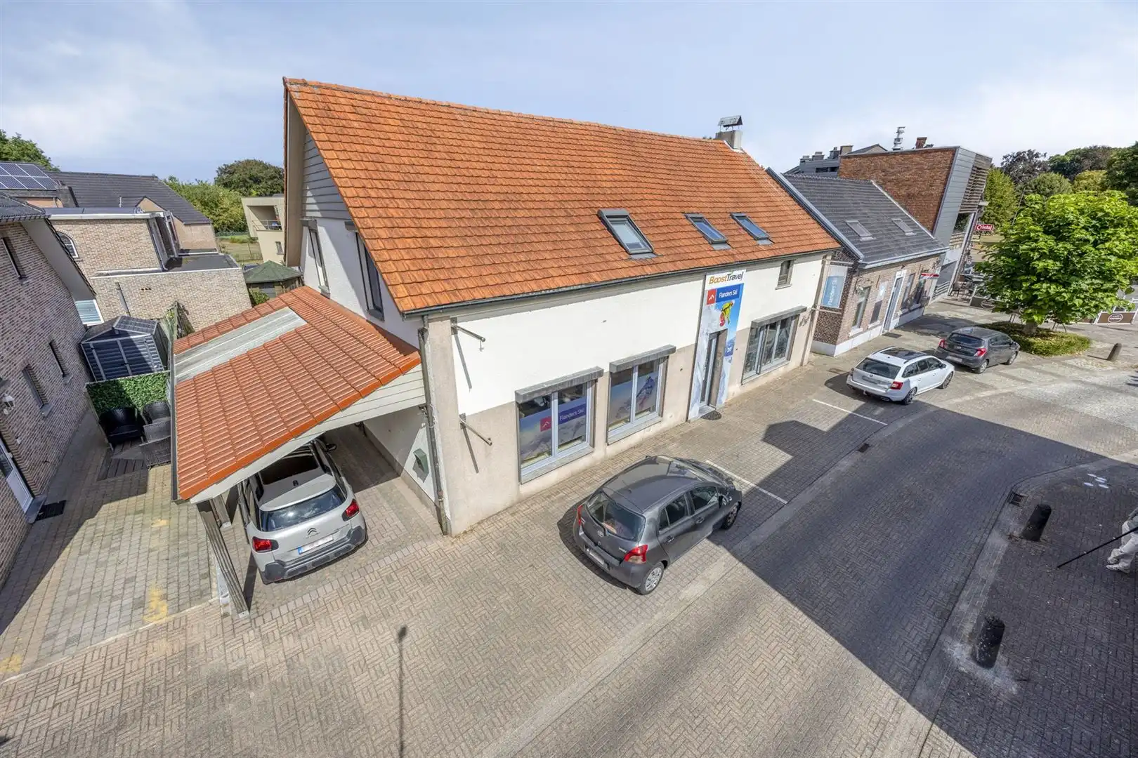 TE KOOP: Woning met handelsruimte en appartement in Eksel! foto 3