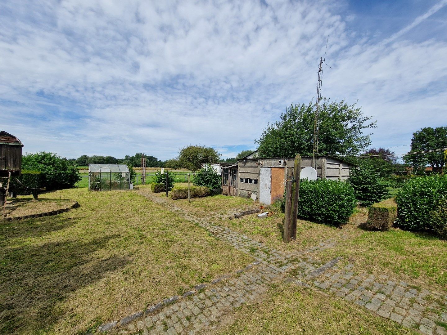 Landelijk en rustig gelegen ruime woning foto 25