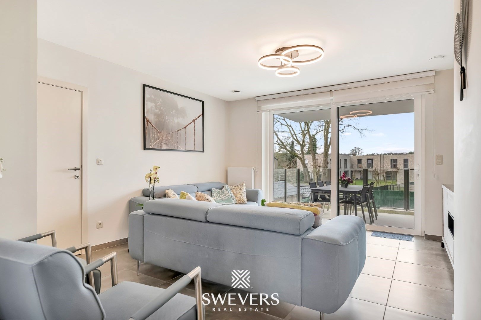 Modern, instapklaar appartement met balkon en terras op rustige locatie in Heppen foto 6