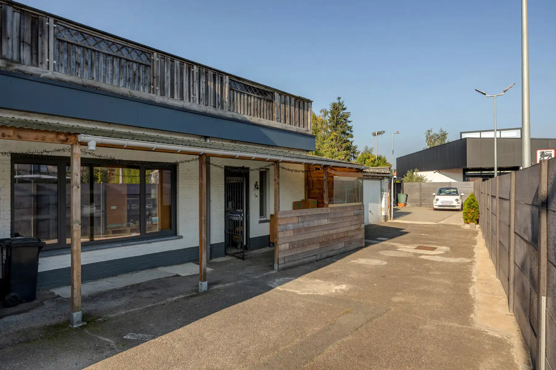 Veelzijdige handelszaak met woonst en topzichtbaarheid foto 37