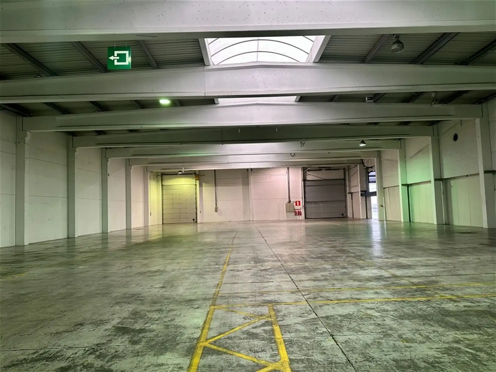 Magazijnen te huur op toplocatie in Kuurne foto 12