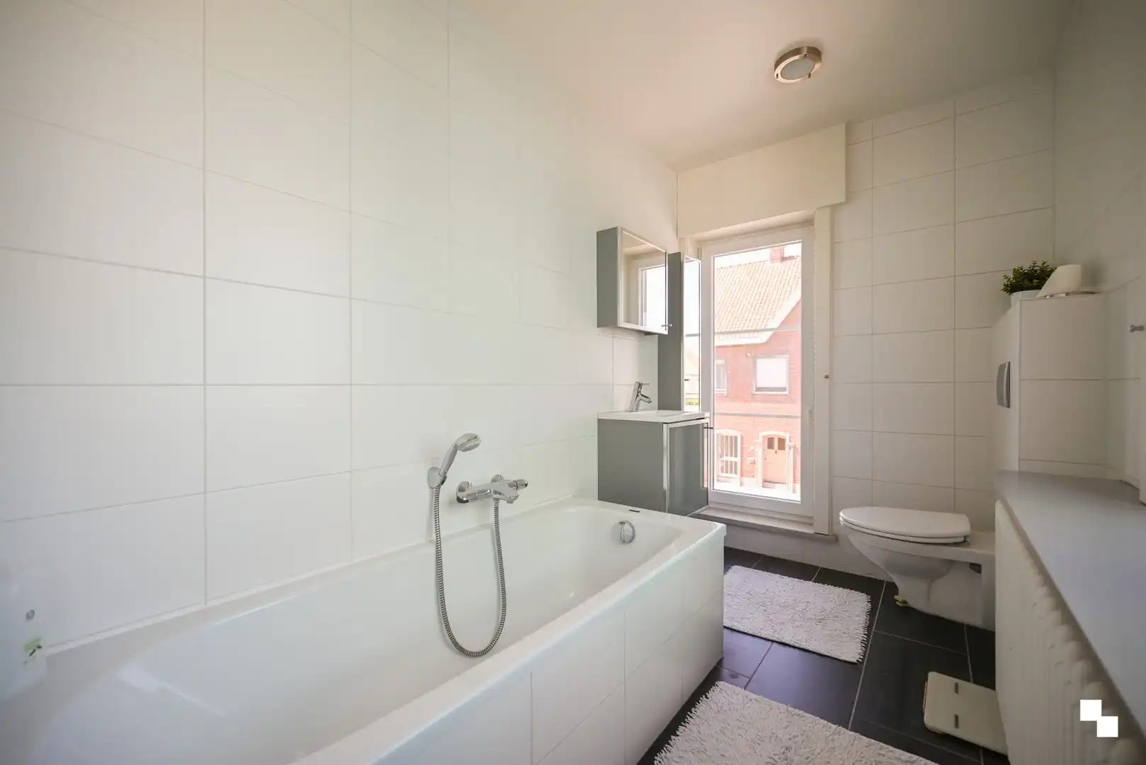 Zeer verzorgde eengezinswoning met drie slaapkamers en garage foto 27