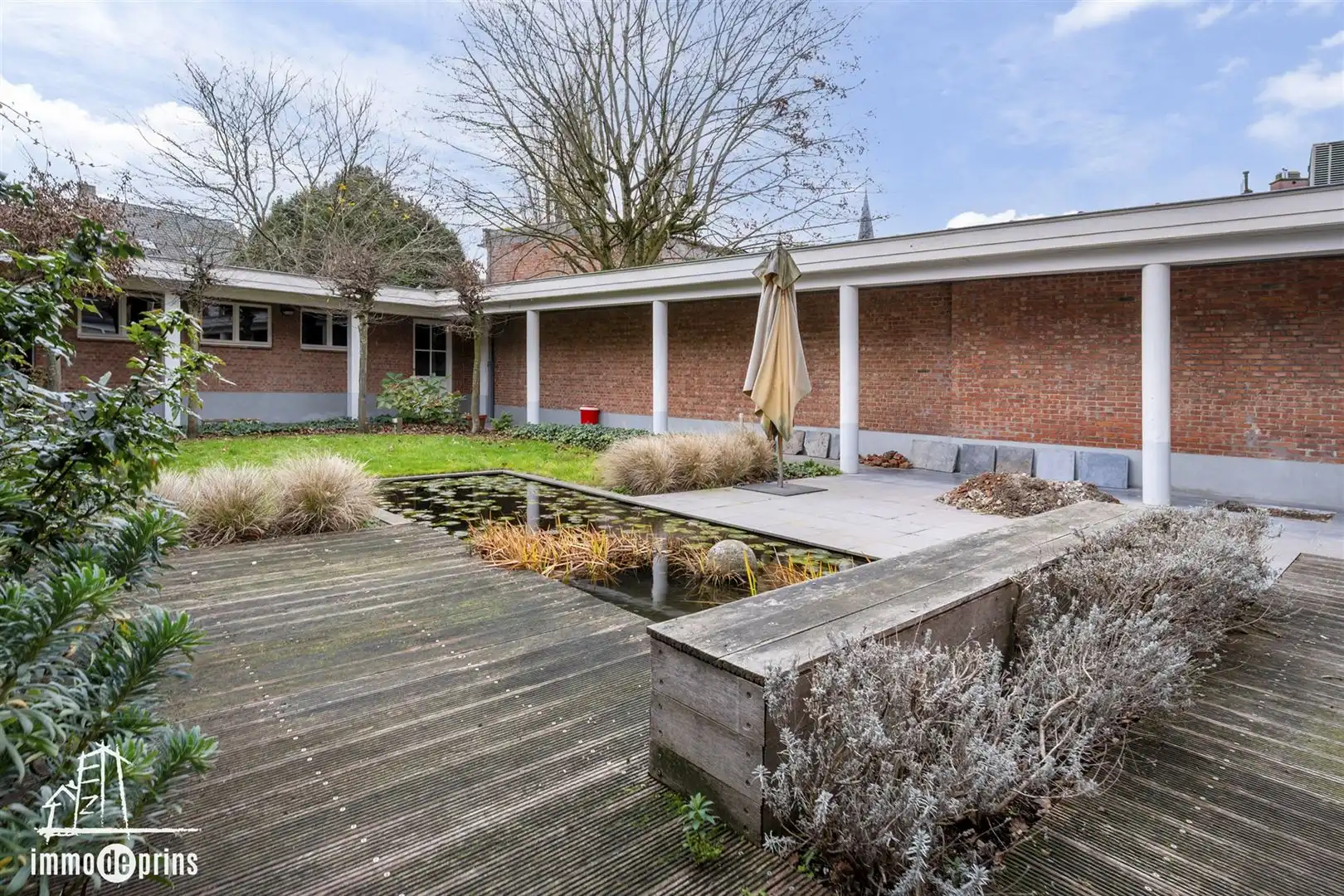 Handelspand met grote burgerwoning foto 19