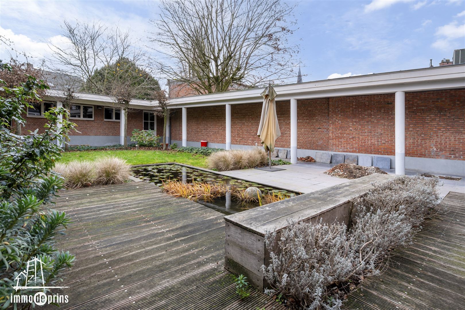 Handelspand met grote burgerwoning foto 19