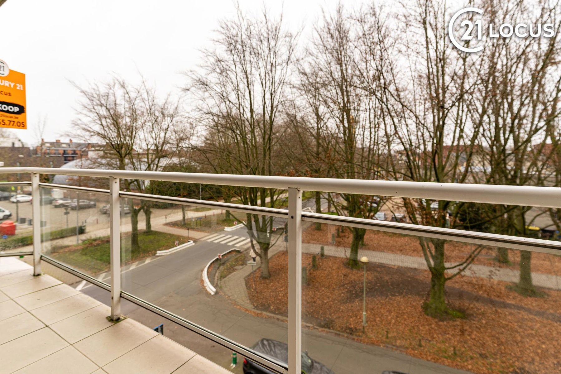 Stijlvol 2-slaapkamer appartement met balkons en airco in Beveren foto 16