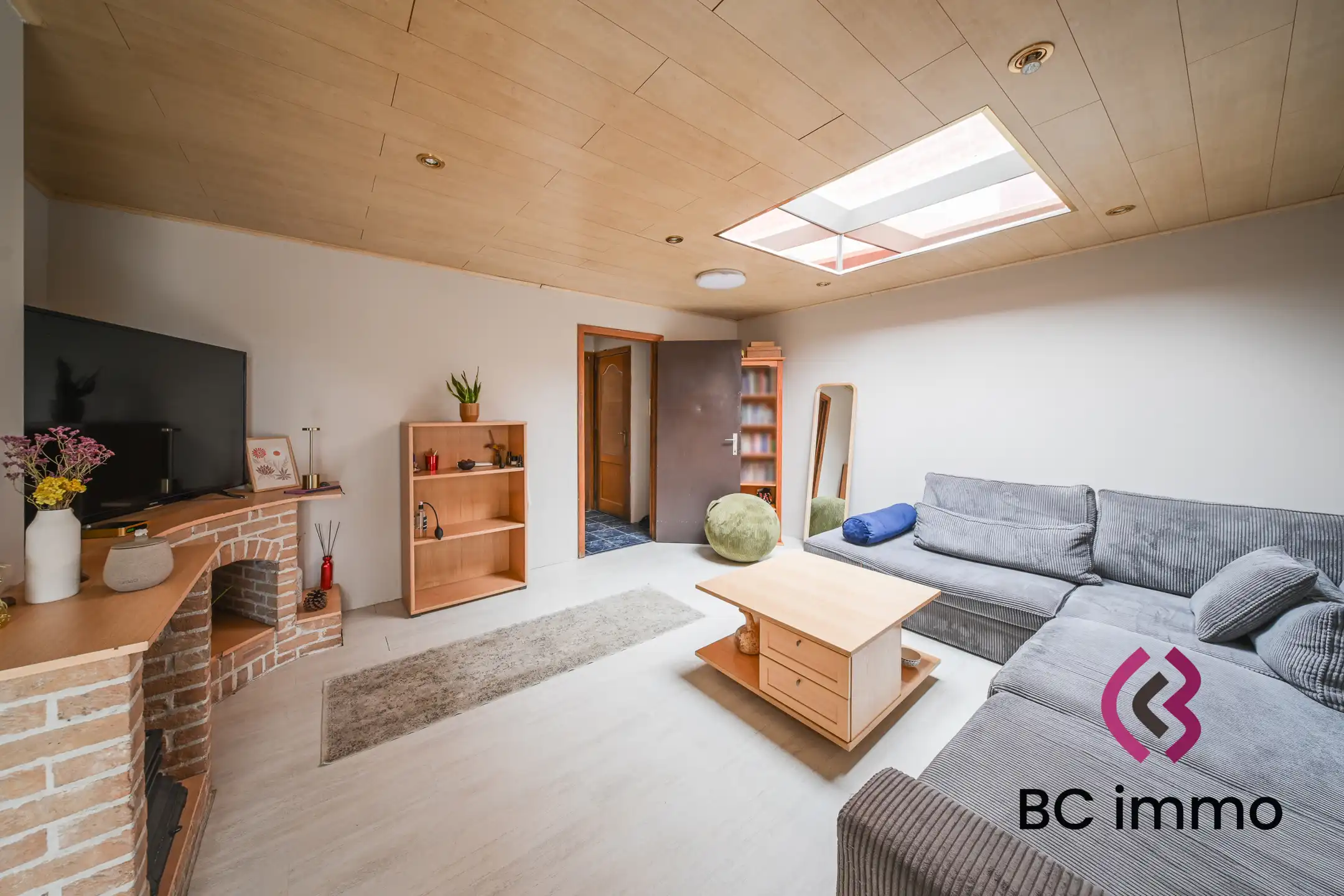 Karaktervolle woning met 3 slaapkamers vlak bij het centrum van Genk foto 3