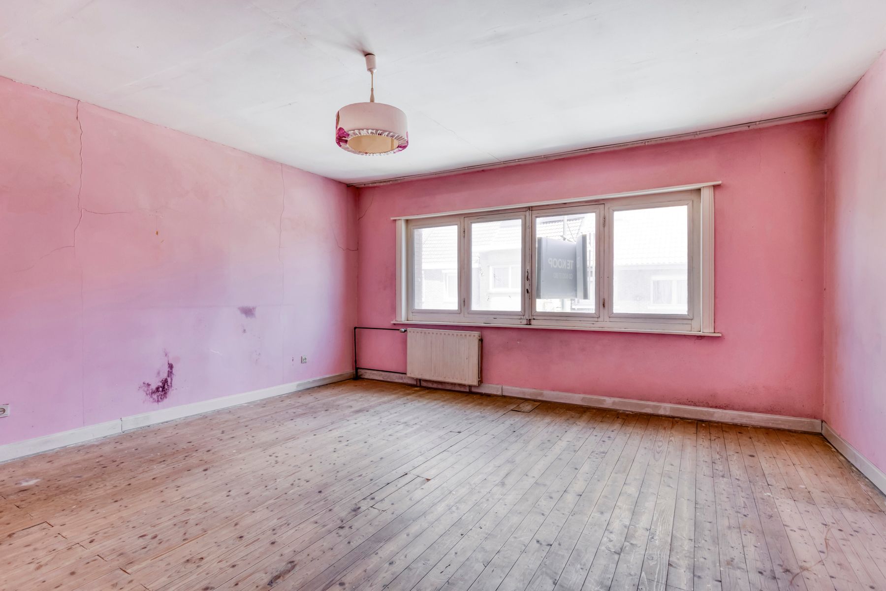 Te renoveren woning met ruime tuin. foto 11