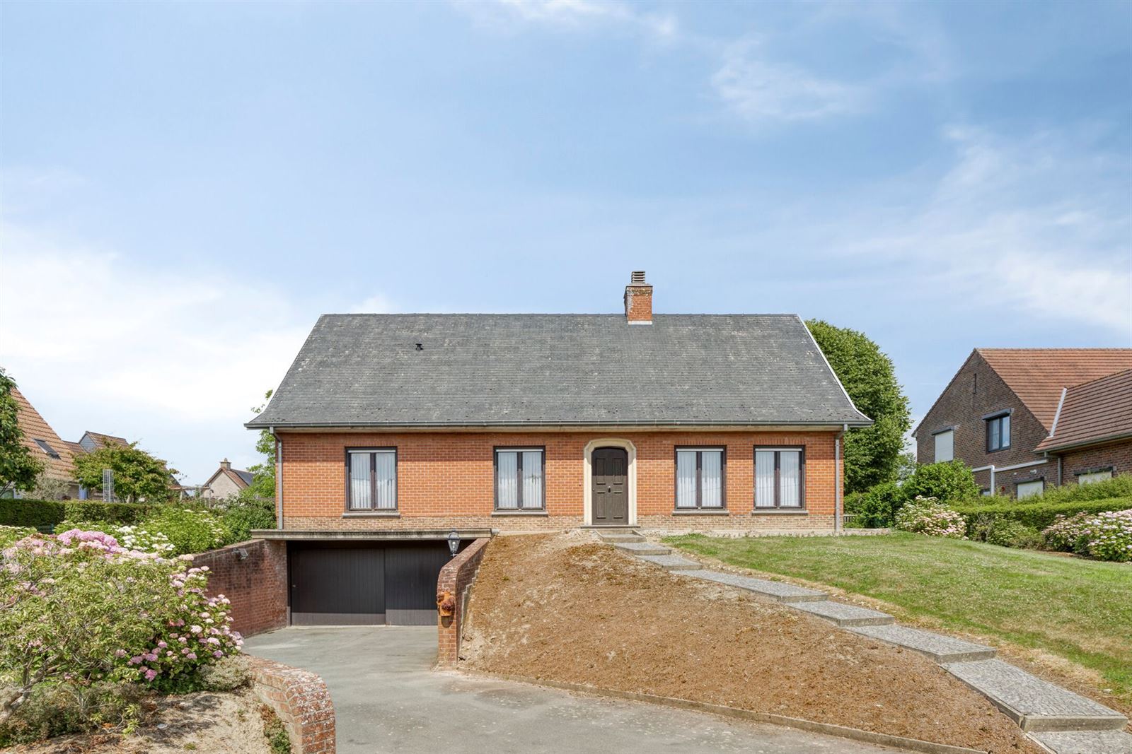 Vrijstaande villa op een unieke ligging!  foto 2