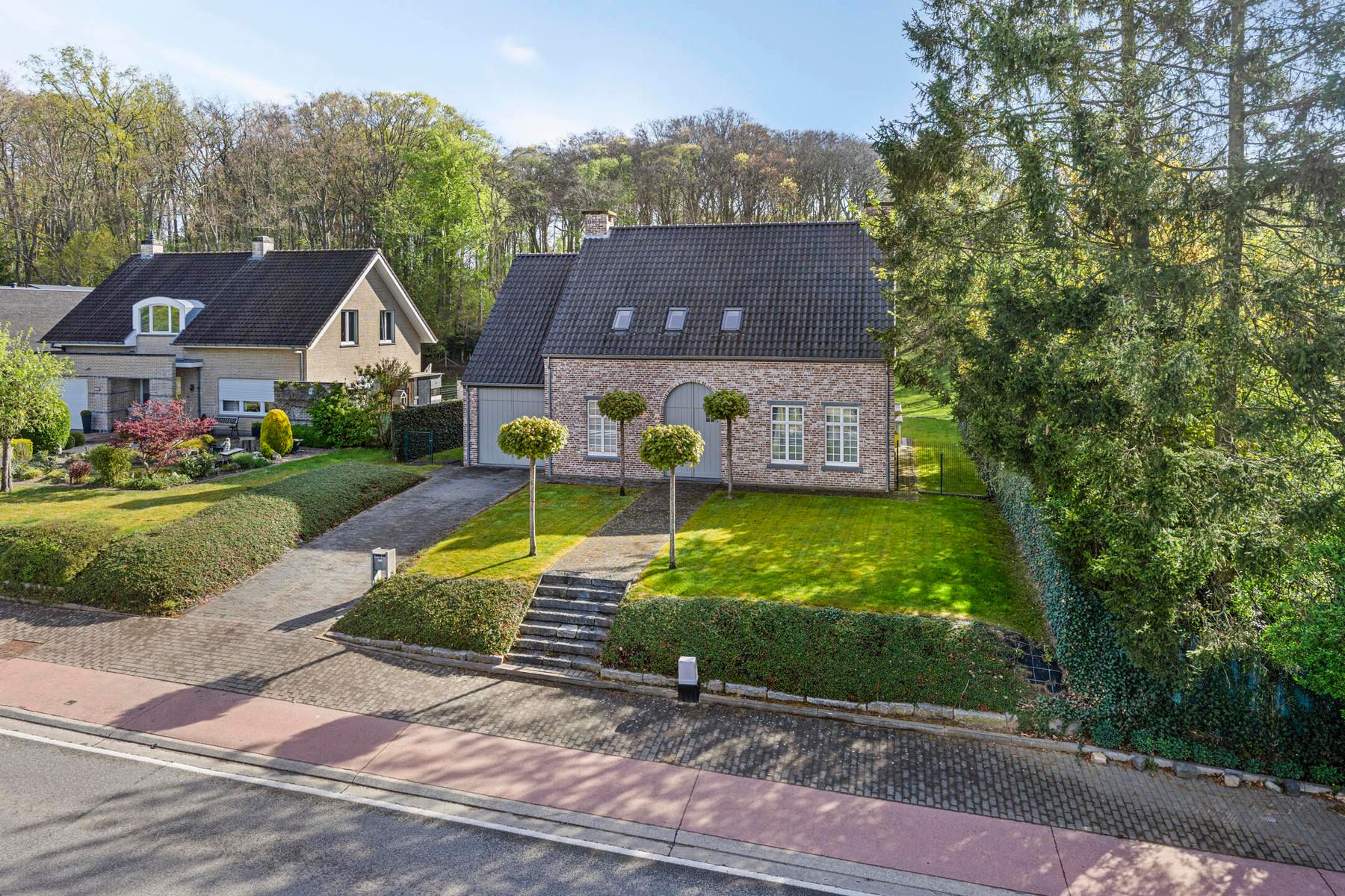 Prachtige villa met mooie tuin en 5 slaapkamers foto 4