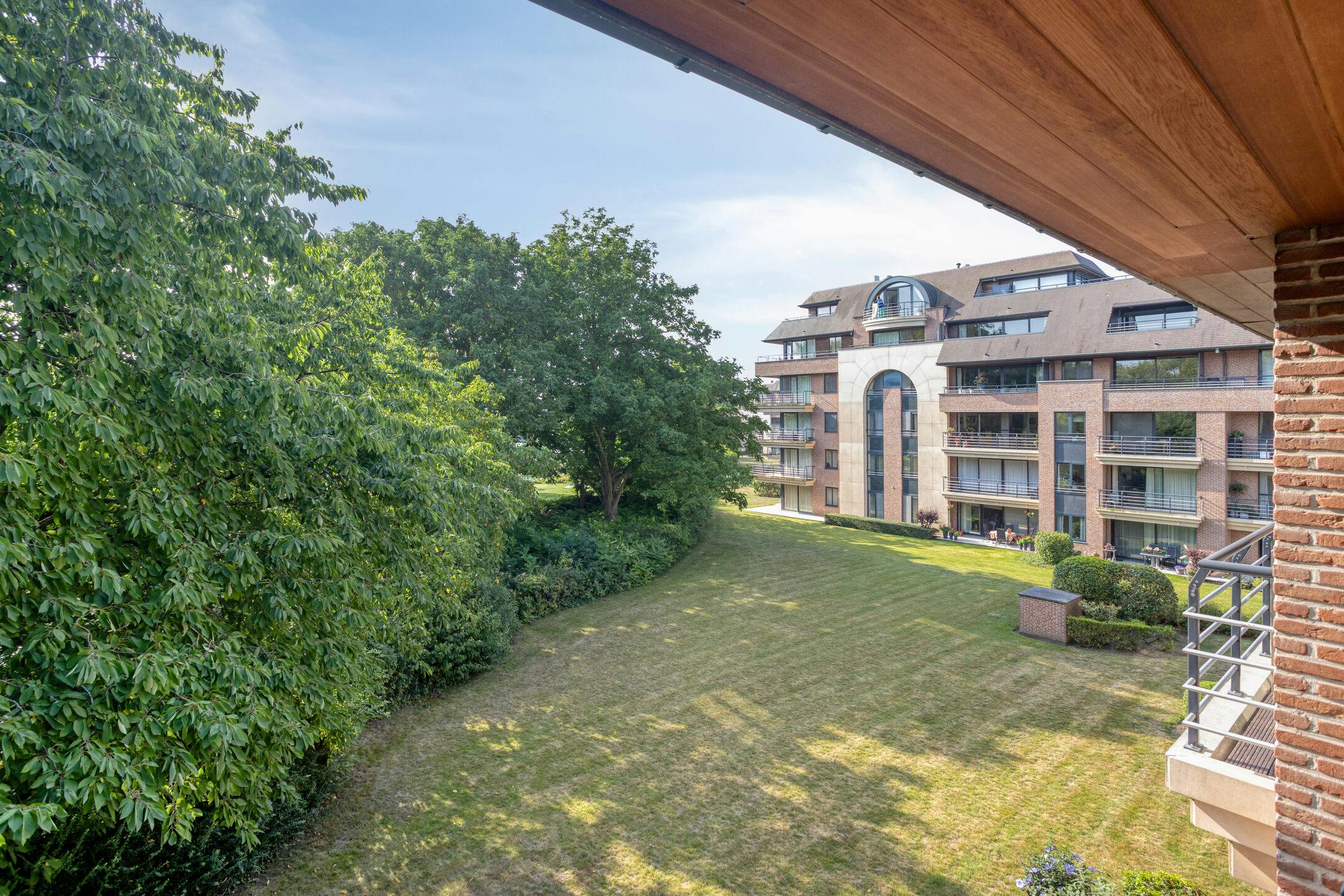  Instapklaar 2-slaapkamer appartement vlakbij het centrum van Roeselare! foto 15