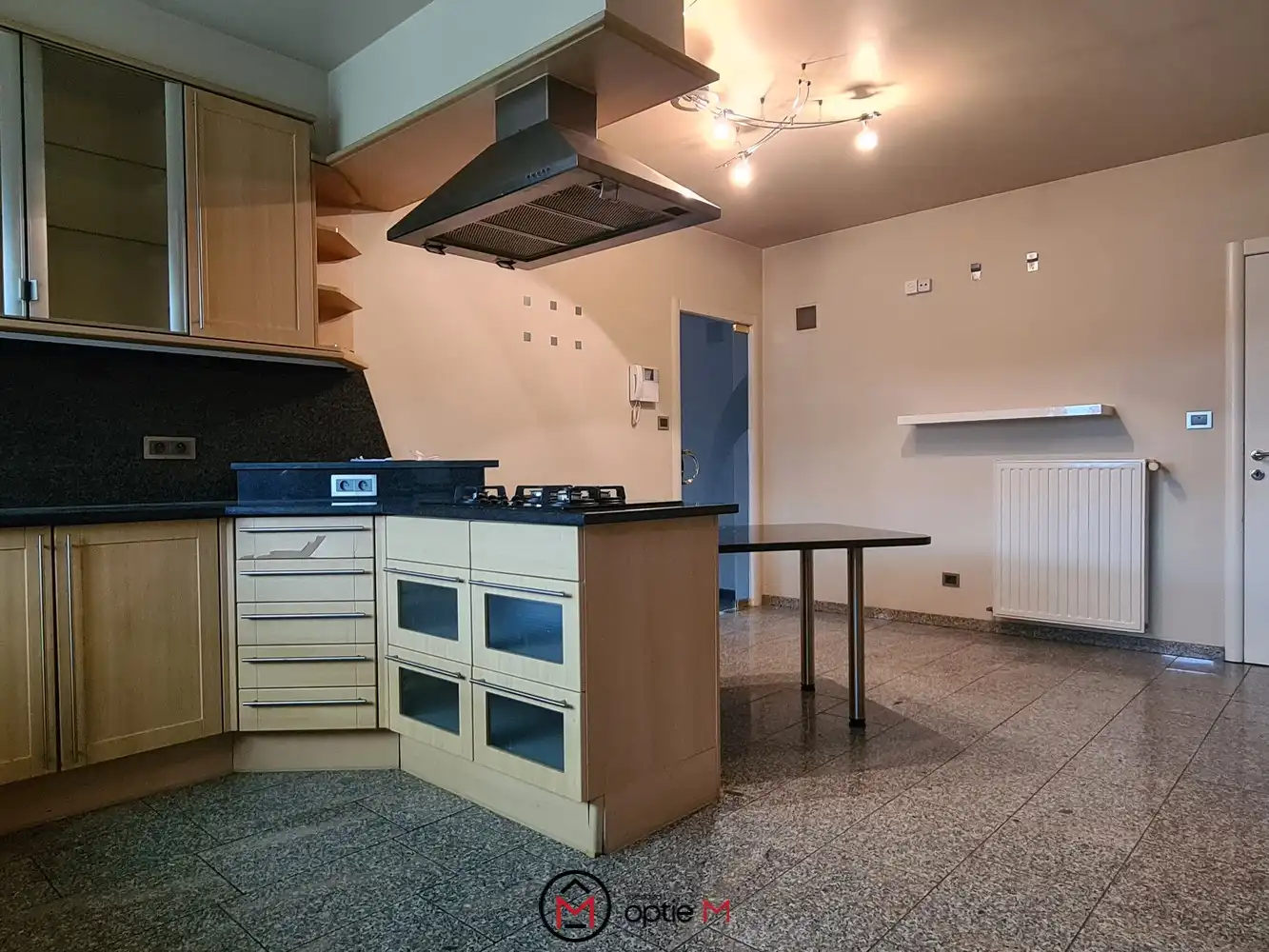 Halfopen woning te huur in Rijkhoven (Bilzen) – Ruime gezinswoning met grote tuin foto 9