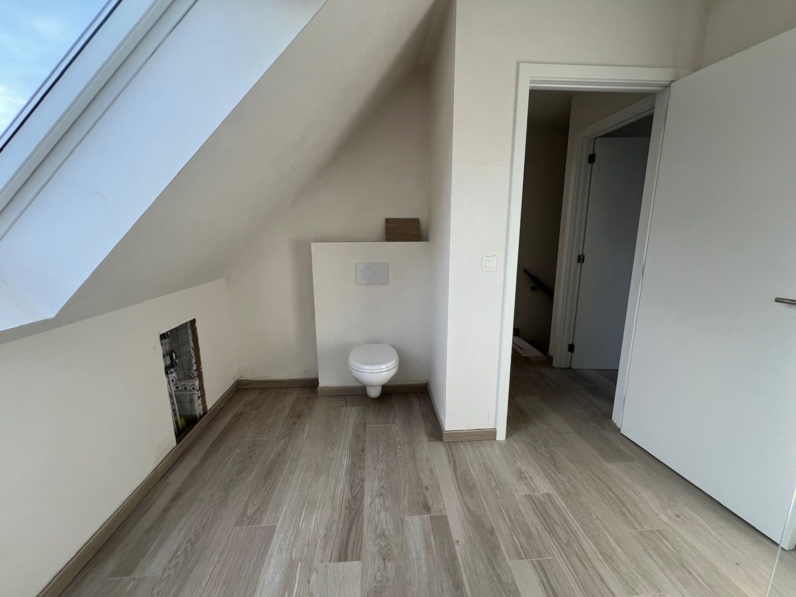 6% BTW - Duplex met 2 slpk, terras en bovengrondse parking foto 16