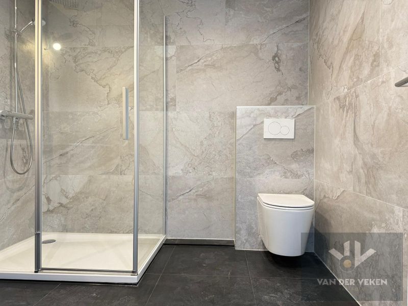 Gerenoveerde charmante bel-etagewoning op wandelafstand van het centrum foto 10