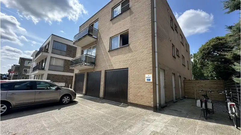 Vernieuwd 1-slaapkamerappartment te huur in Sint-Michiels Brugge foto 8