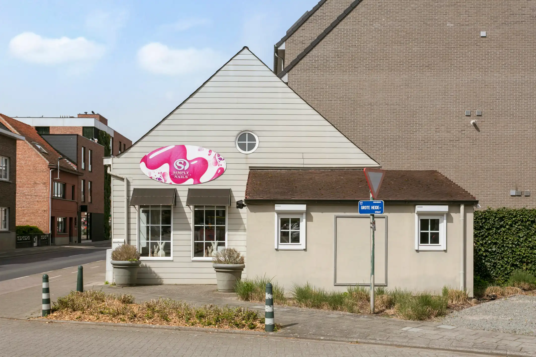 Handelspand met parkeermogelijkheid in het centrum van Bonheiden foto 2
