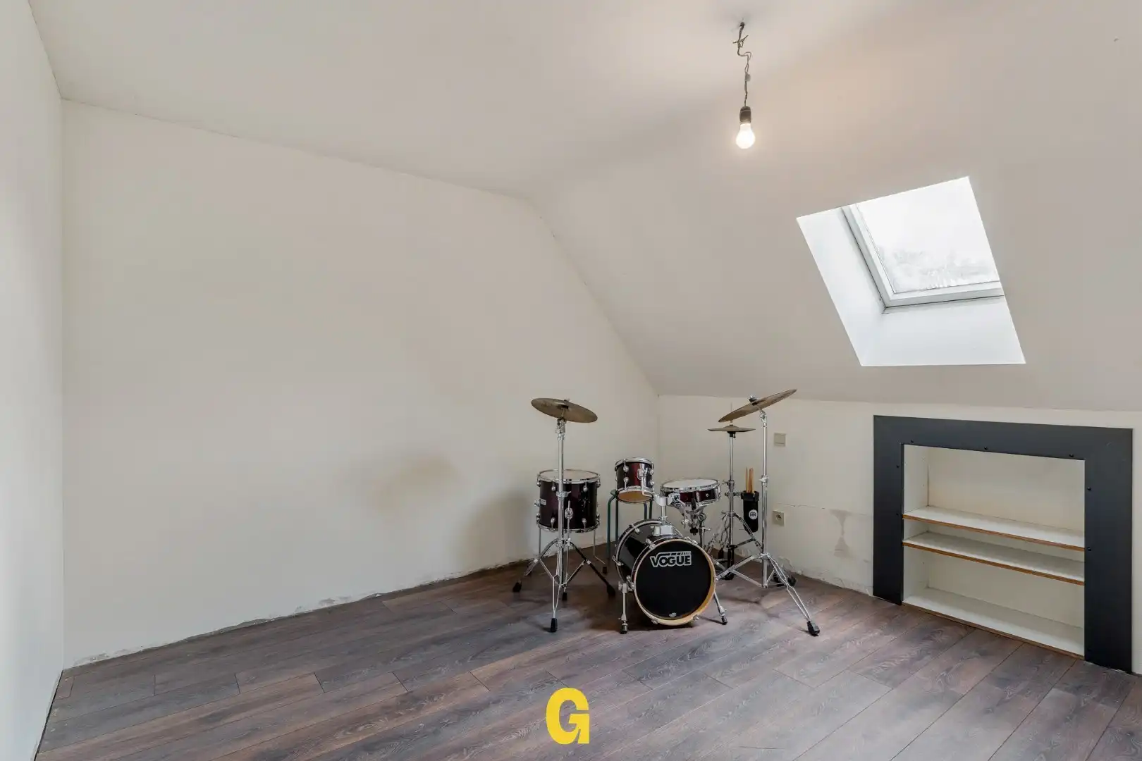 Degelijke halfopen woning met 4 slaapkamers, bureel en ruime tuin met blijvend vrij uitzicht foto 25