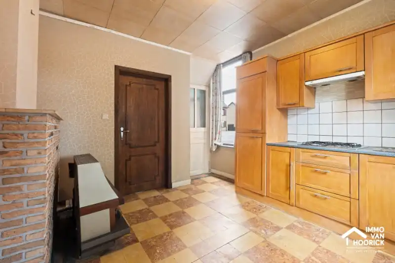 Te renoveren woning aan de stadsrand op 390m² grondoppervlak! foto 8